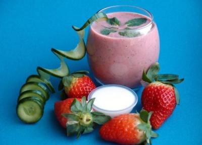 طرز تهیه اسموتی توت فرنگی و خیار کافی شاپی به 5 روش طرز تهیه اسموتی توت فرنگی و خیار کافی شاپی به 5 روش